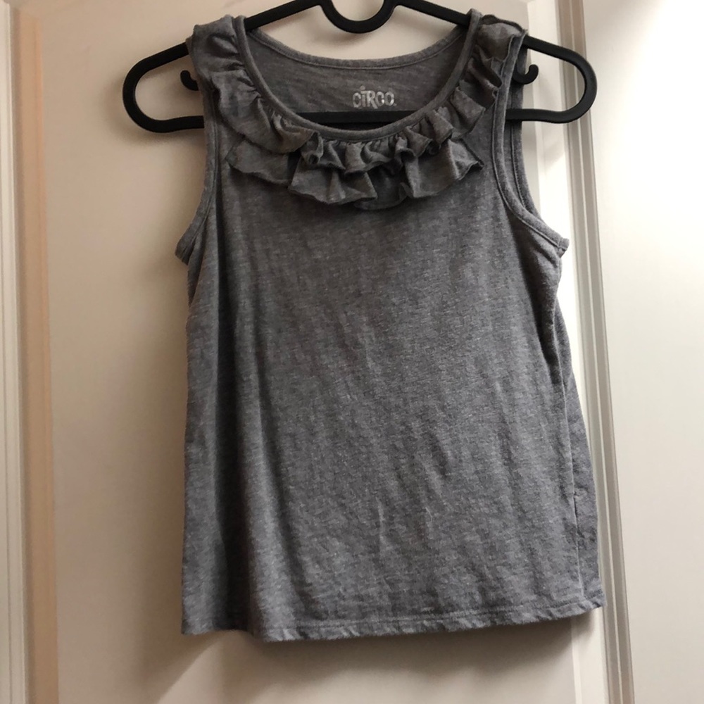 Gray ruffle no sleeve tee